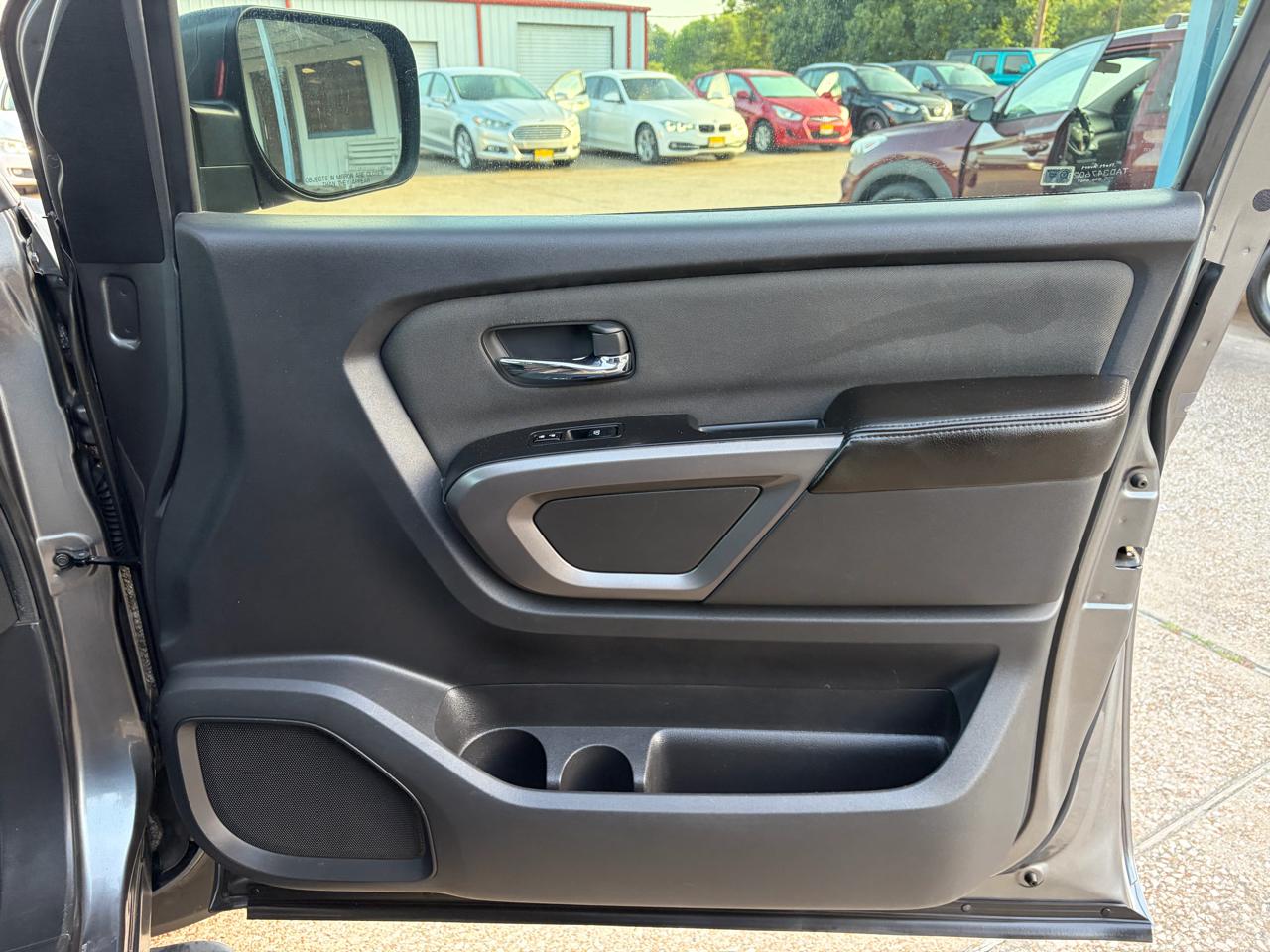 Nissan Titan 2WD King Cab SWB S 2015