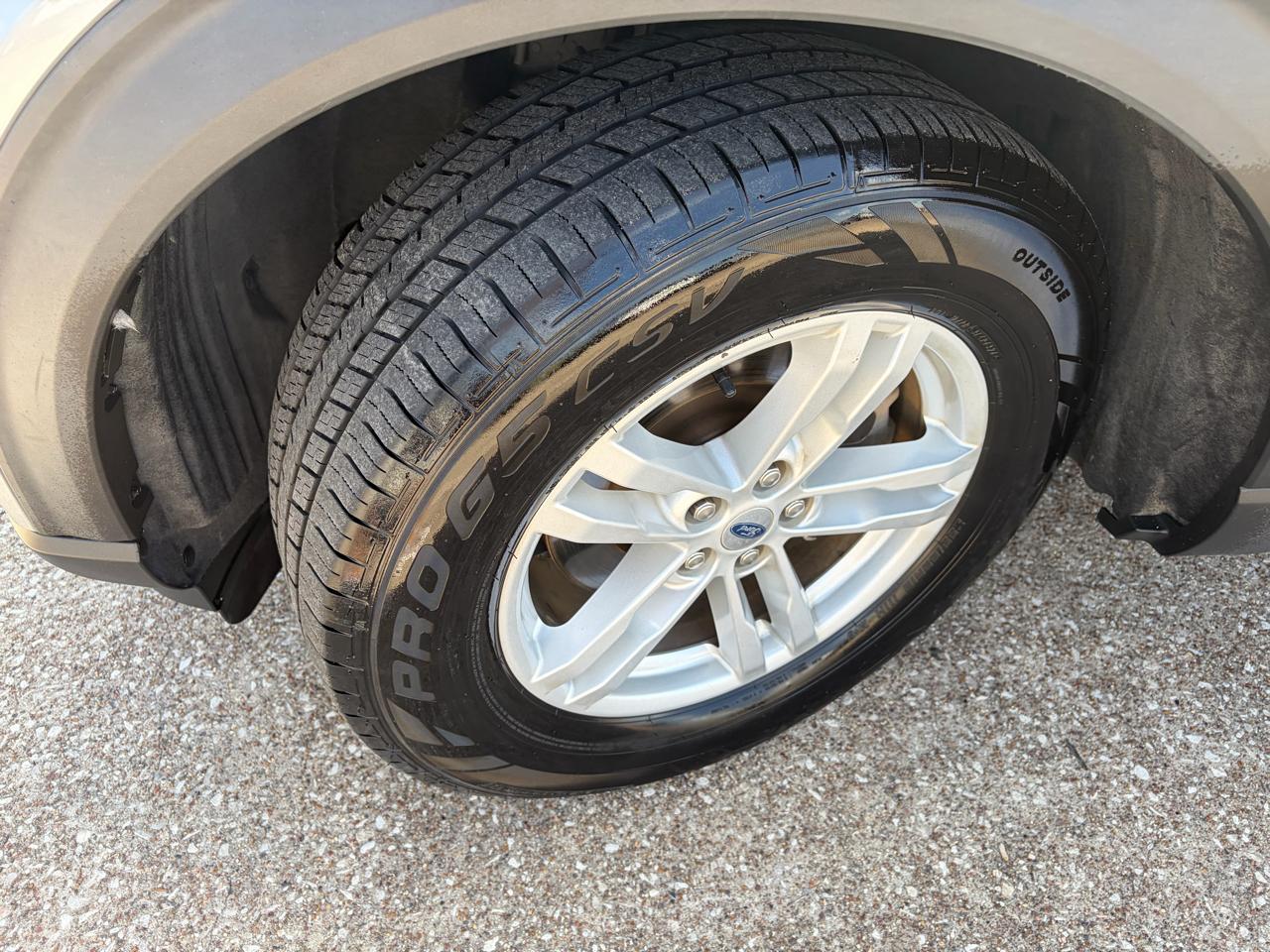 Ford Explorer XLT RWD 2022