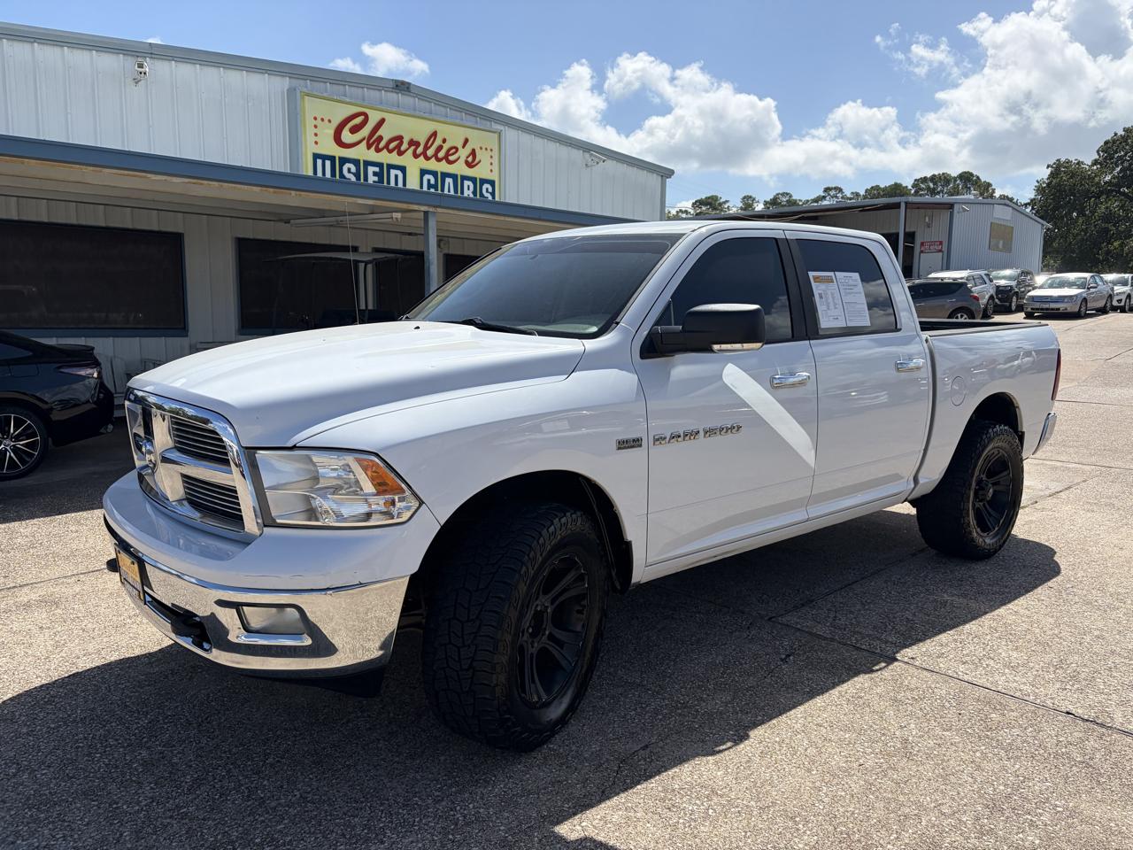 2012 RAM 1500 4WD Crew Cab 140.5" SLT