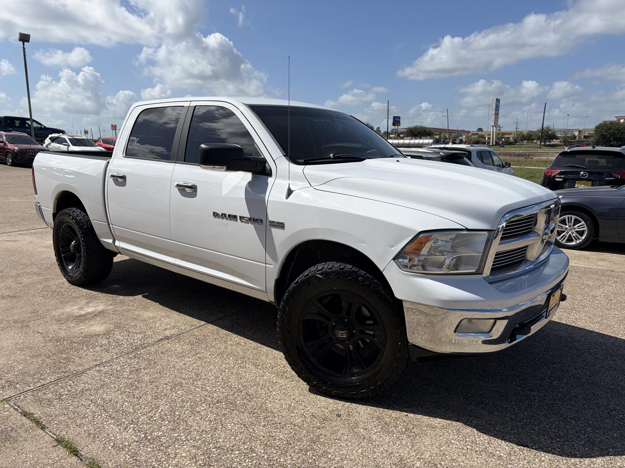 RAM 1500 4WD Crew Cab 140.5" SLT 2012