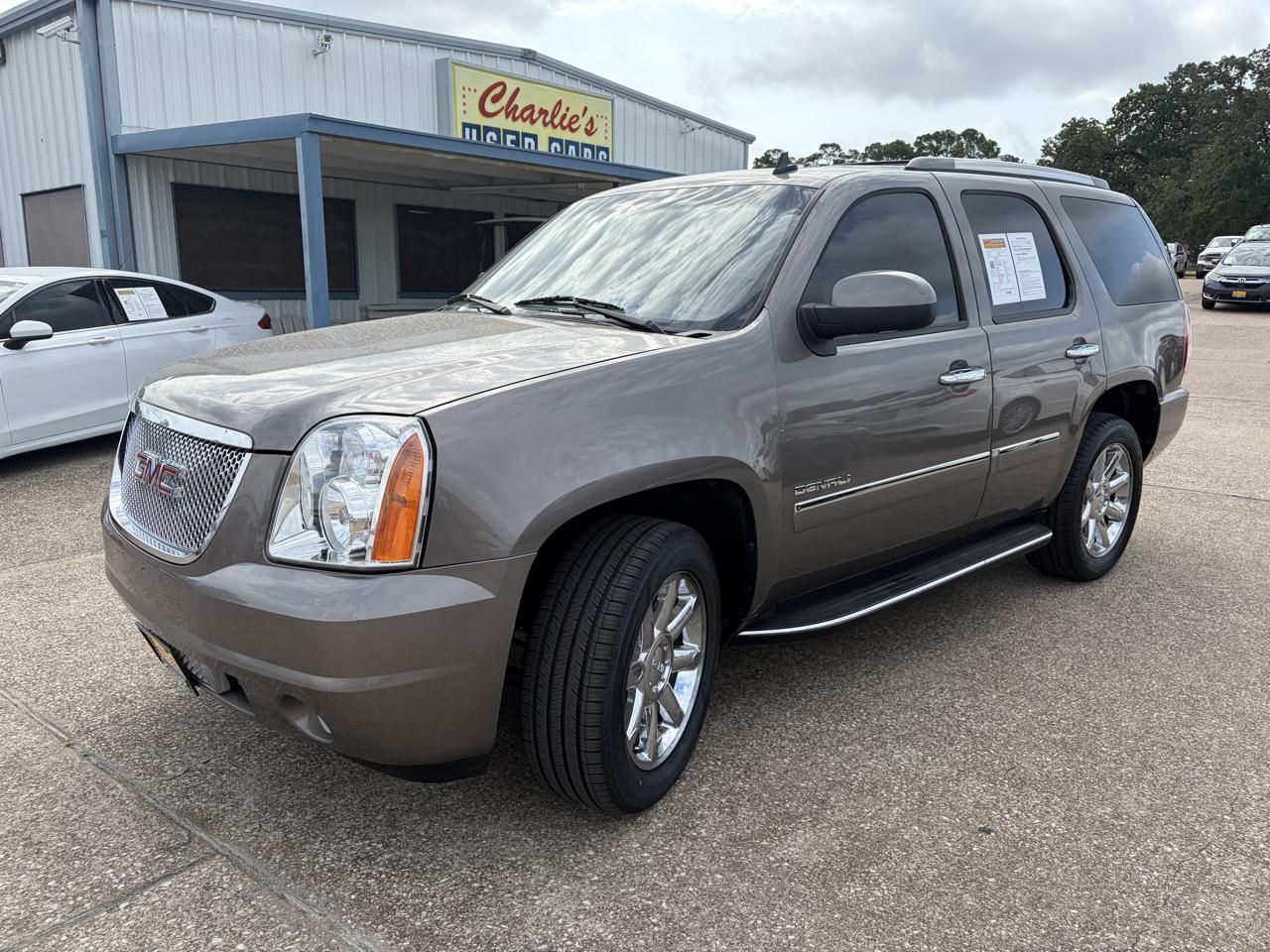 2011 GMC Yukon AWD 4dr 1500 Denali