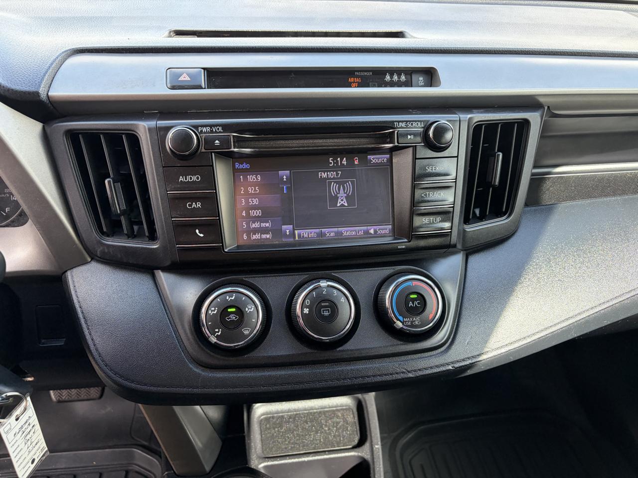 Toyota RAV4 LE FWD (Natl) 2018