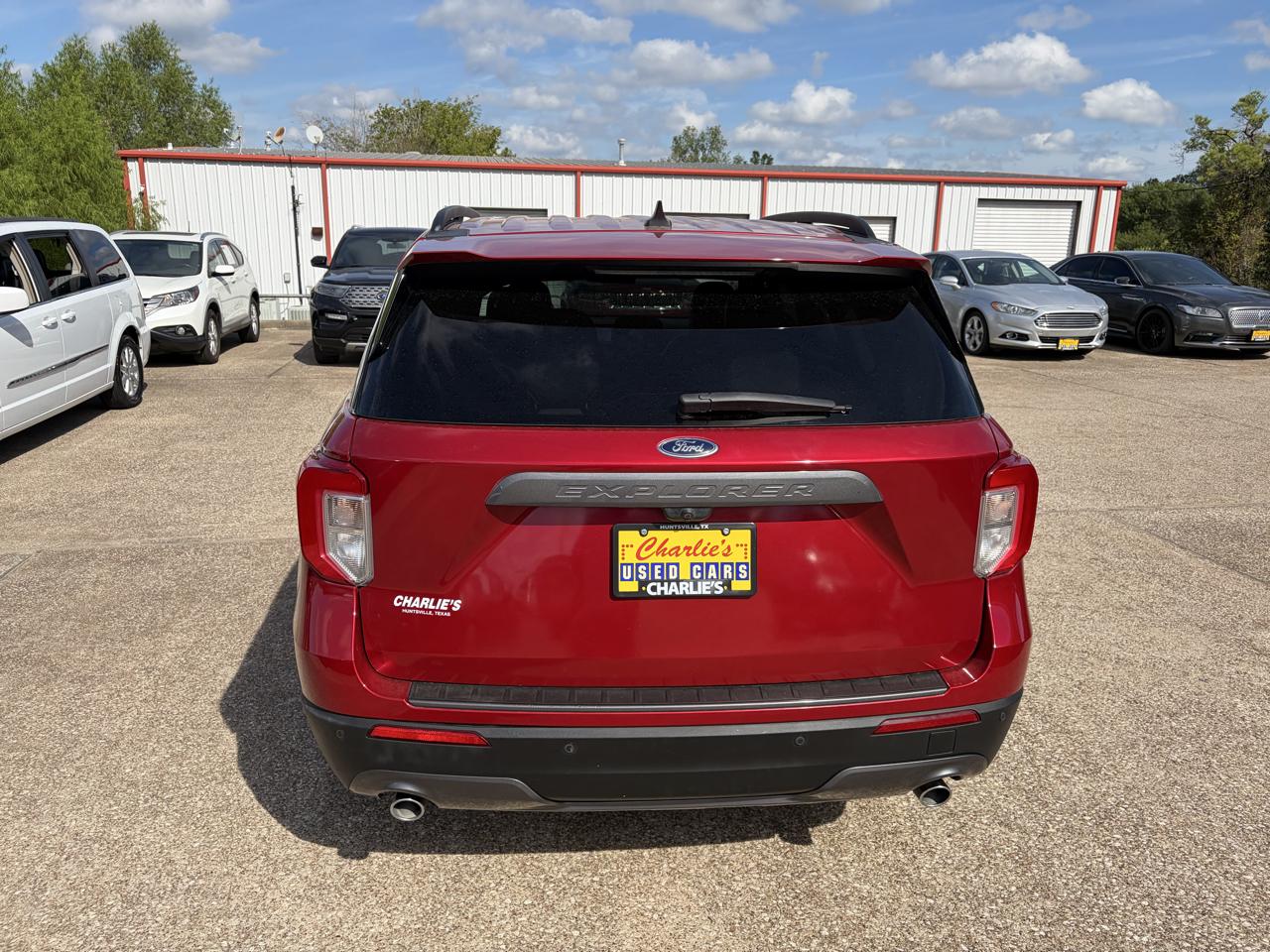 Ford Explorer photo 4