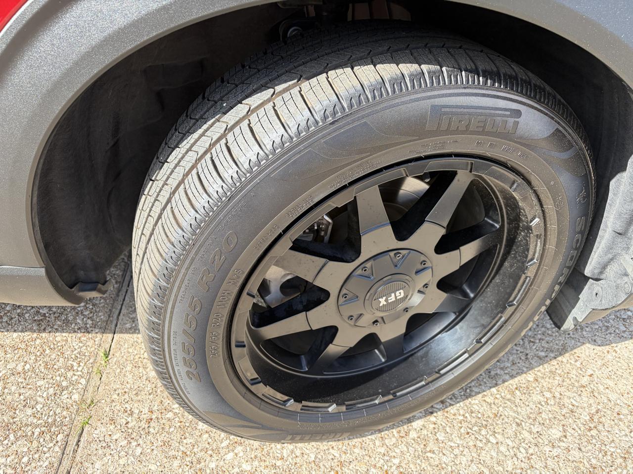 Ford Explorer photo 12