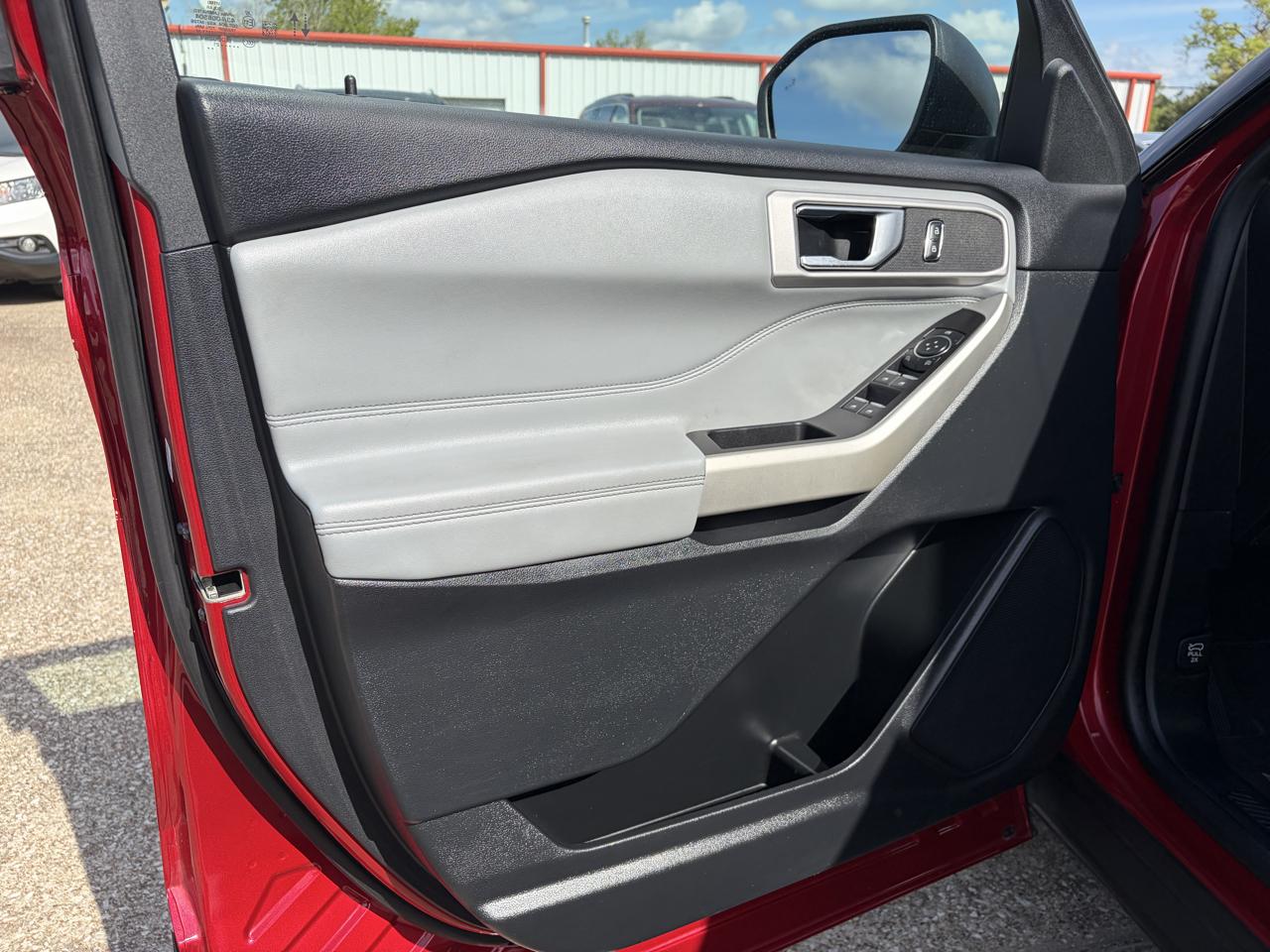 Ford Explorer photo 15