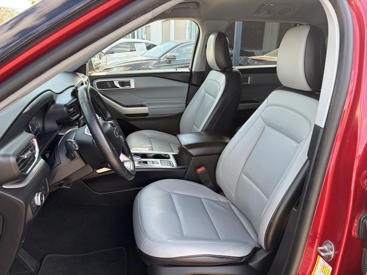 Ford Explorer photo 16