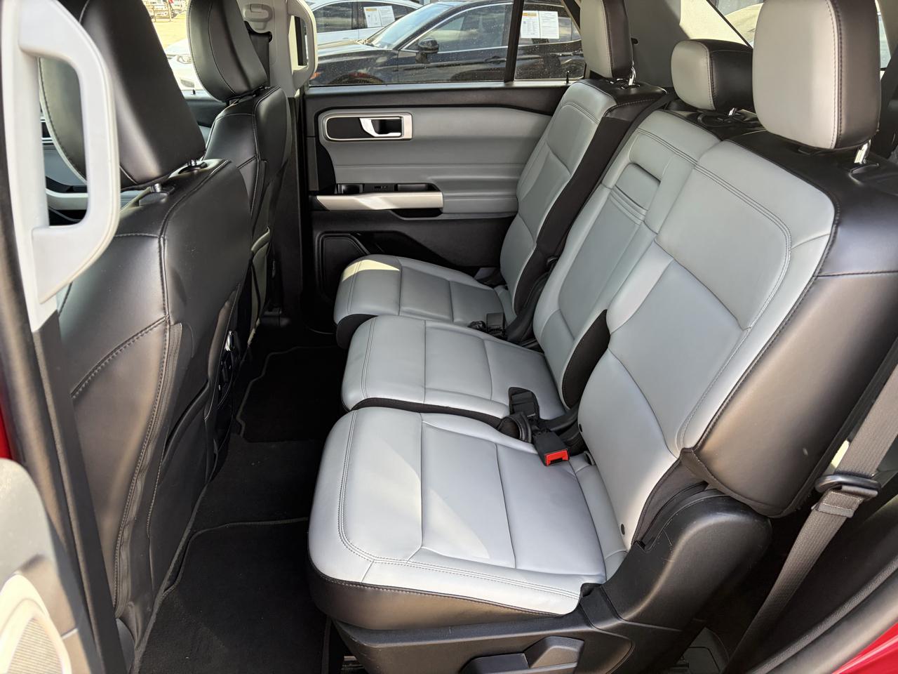 Ford Explorer photo 20