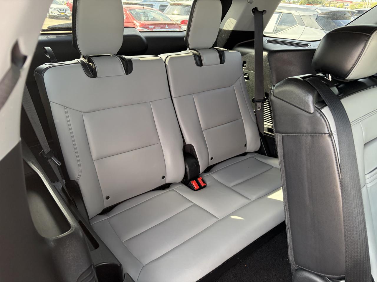 Ford Explorer photo 23