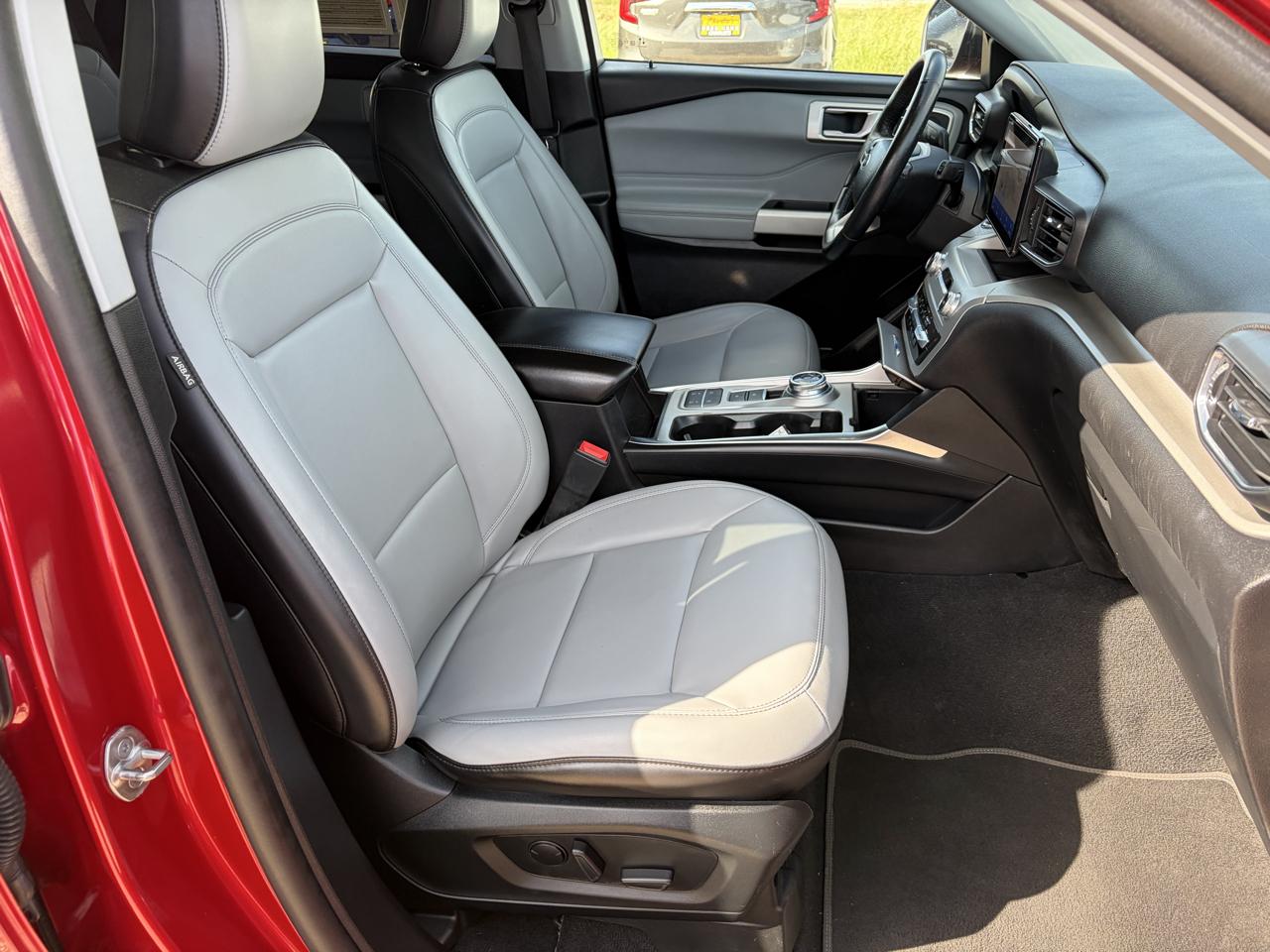 Ford Explorer photo 25