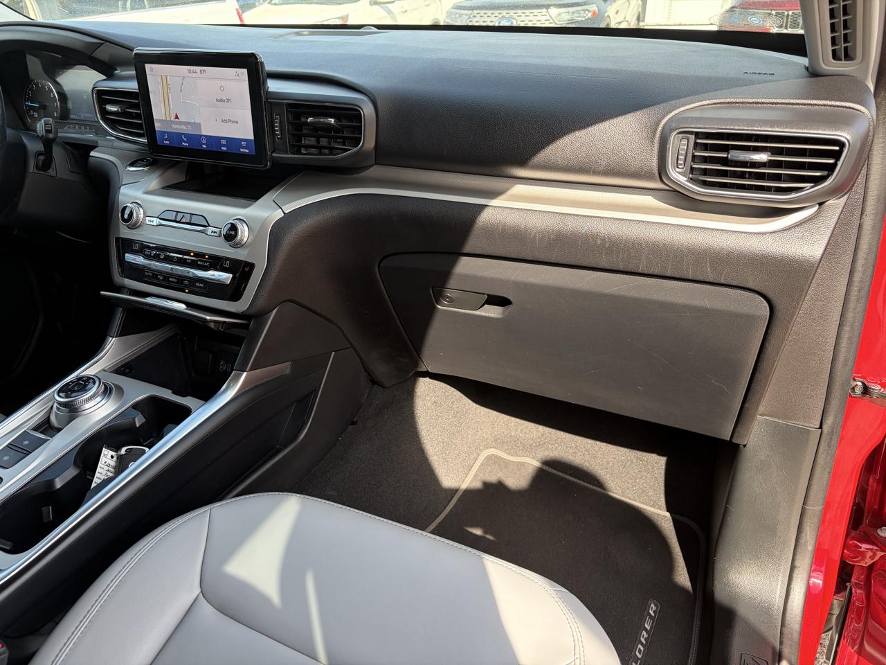 Ford Explorer photo 26