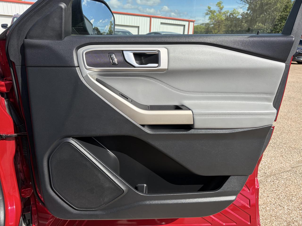 Ford Explorer photo 27