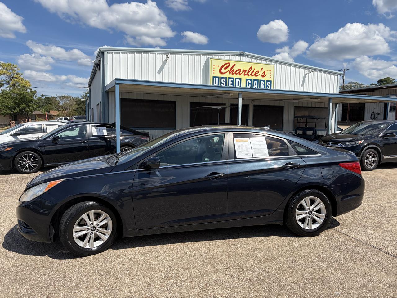 Hyundai Sonata photo 2