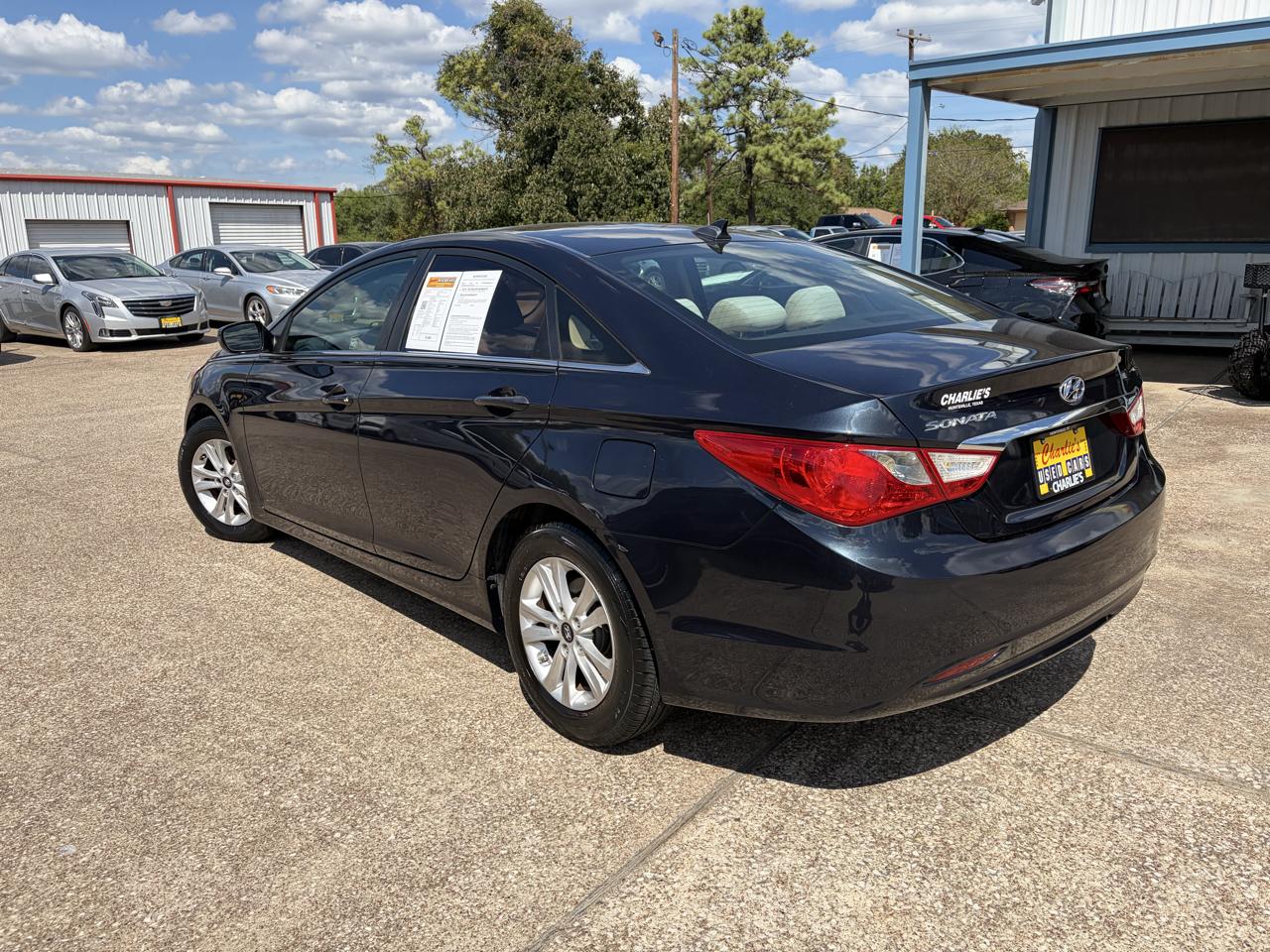 Hyundai Sonata photo 3