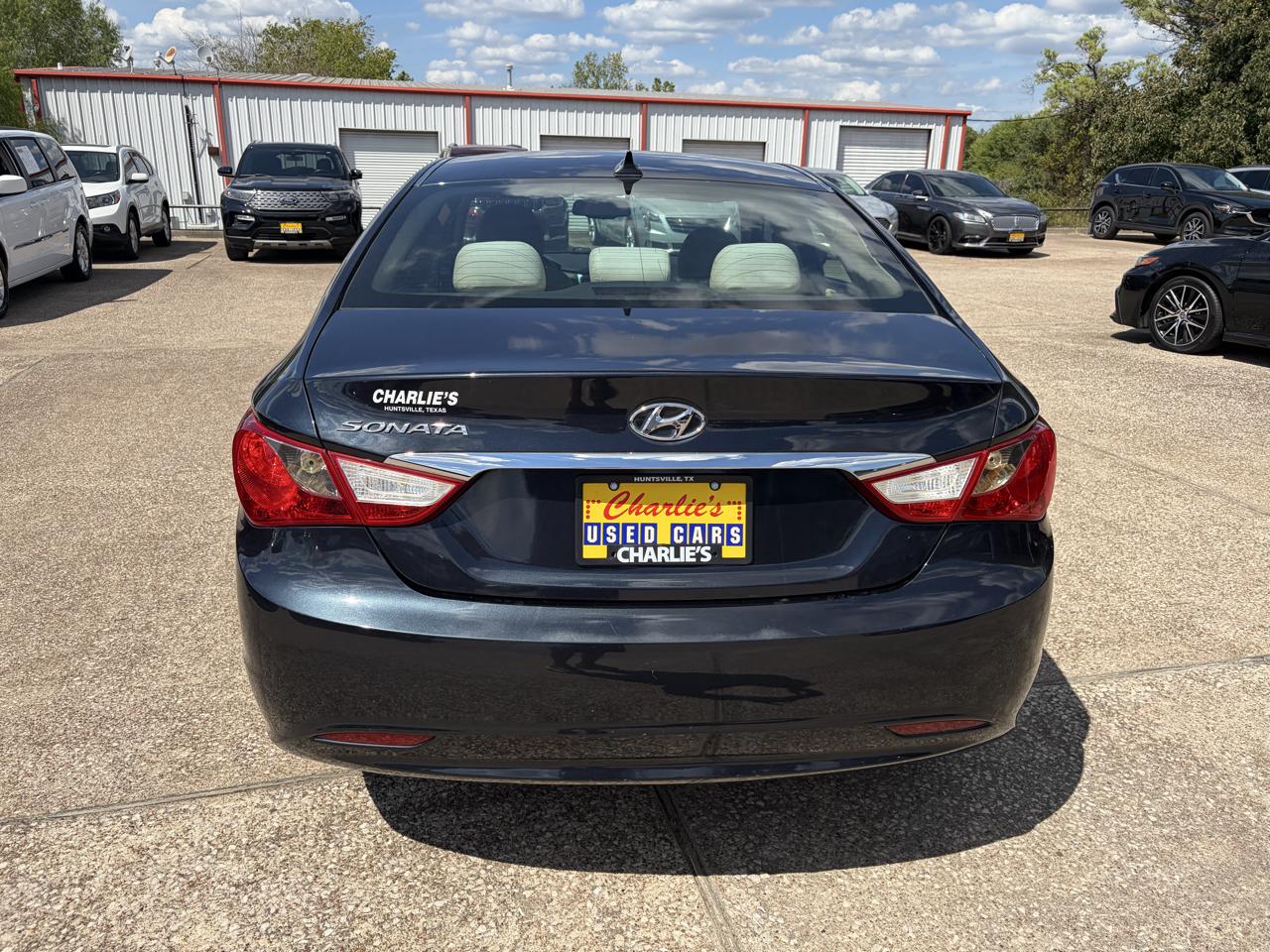 Hyundai Sonata photo 4