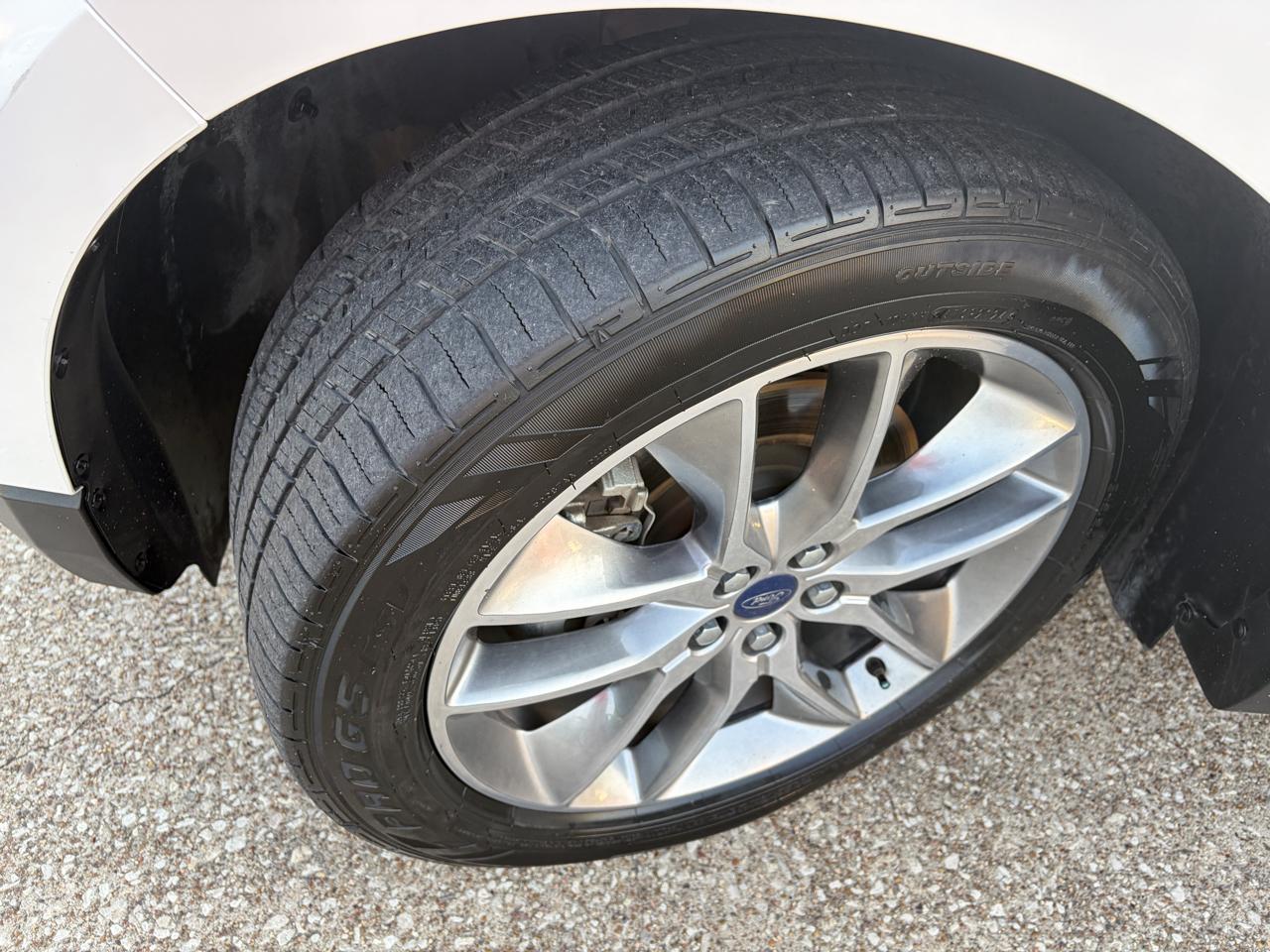 Ford Edge 4dr Titanium FWD 2015