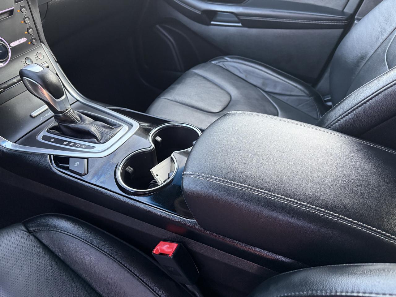 Ford Edge 4dr Titanium FWD 2015