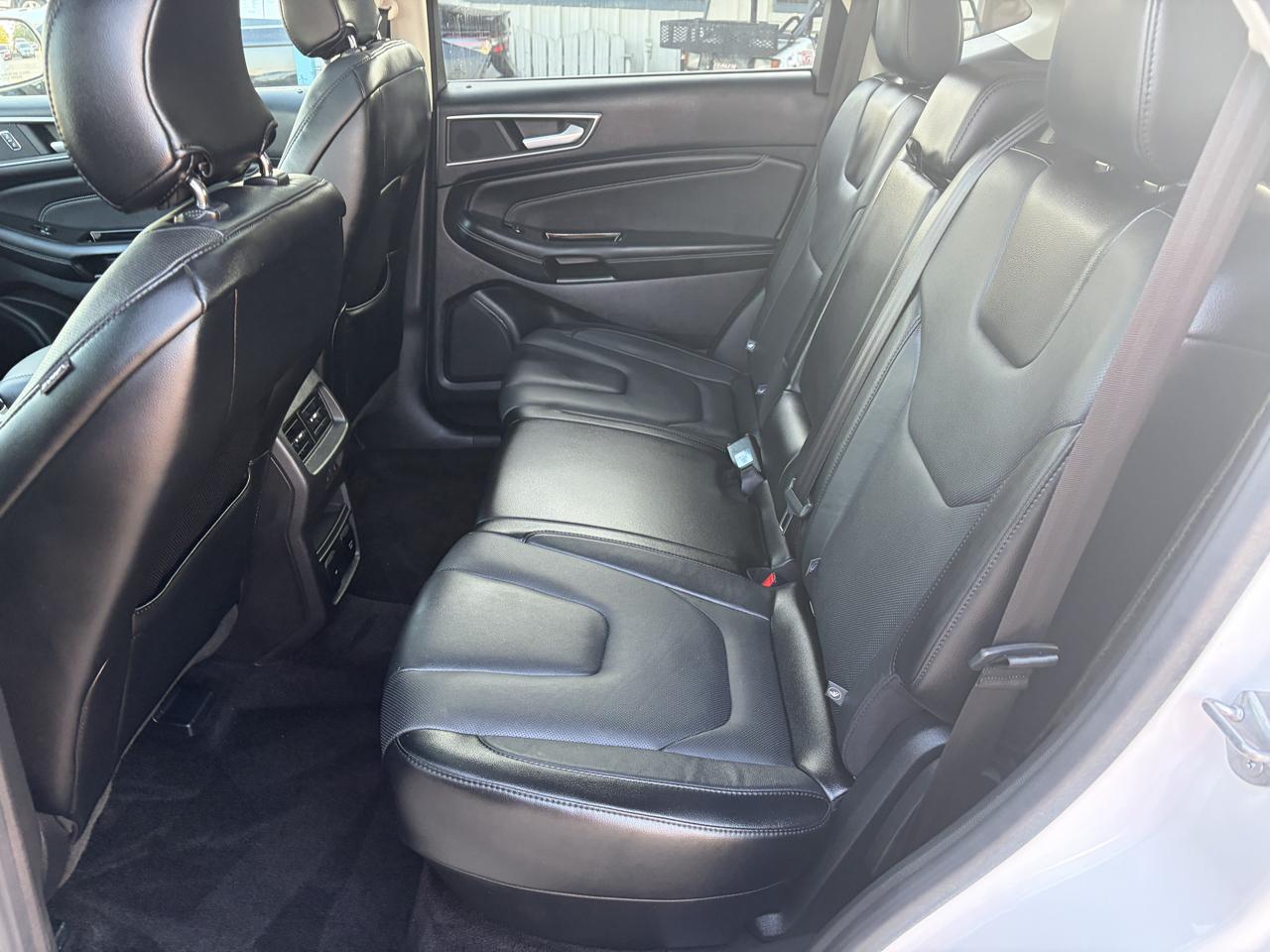 Ford Edge 4dr Titanium FWD 2015