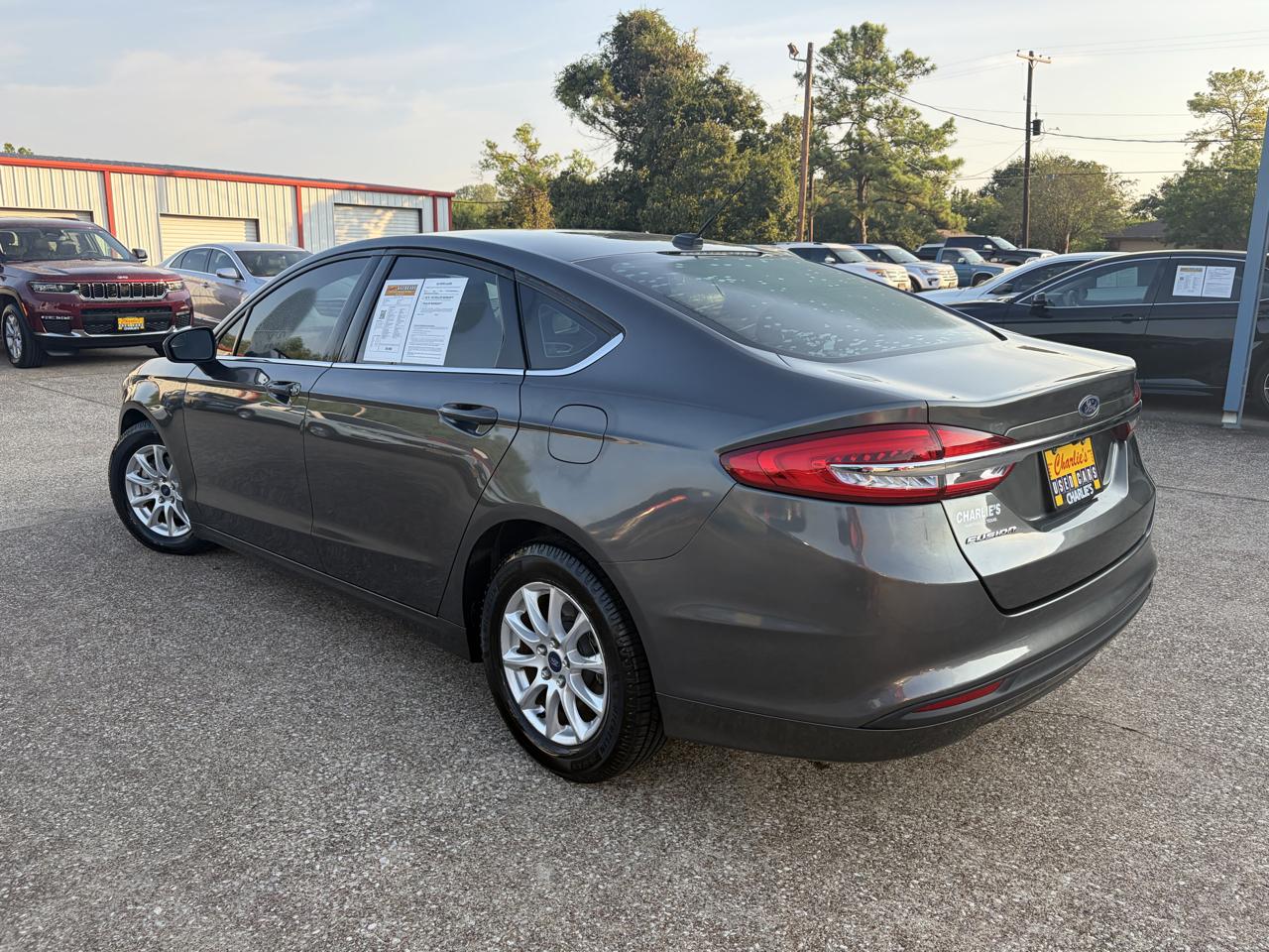 Ford Fusion S FWD 2018