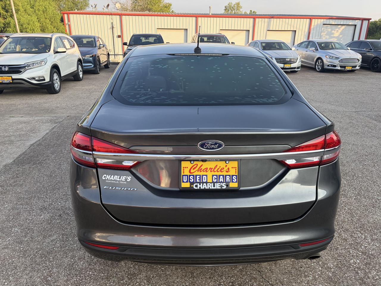 Ford Fusion S FWD 2018