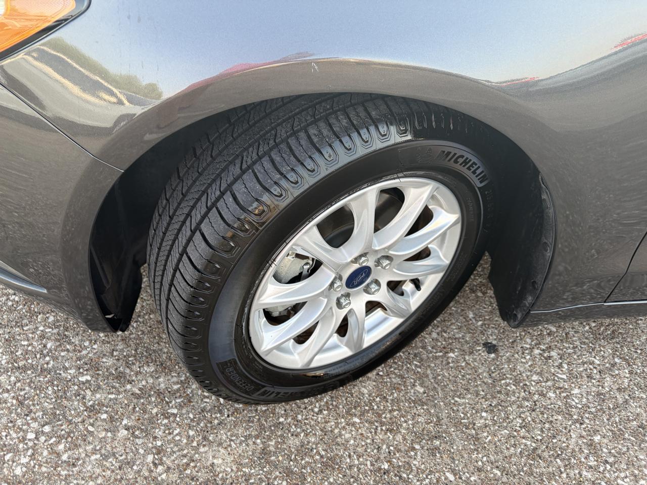 Ford Fusion S FWD 2018