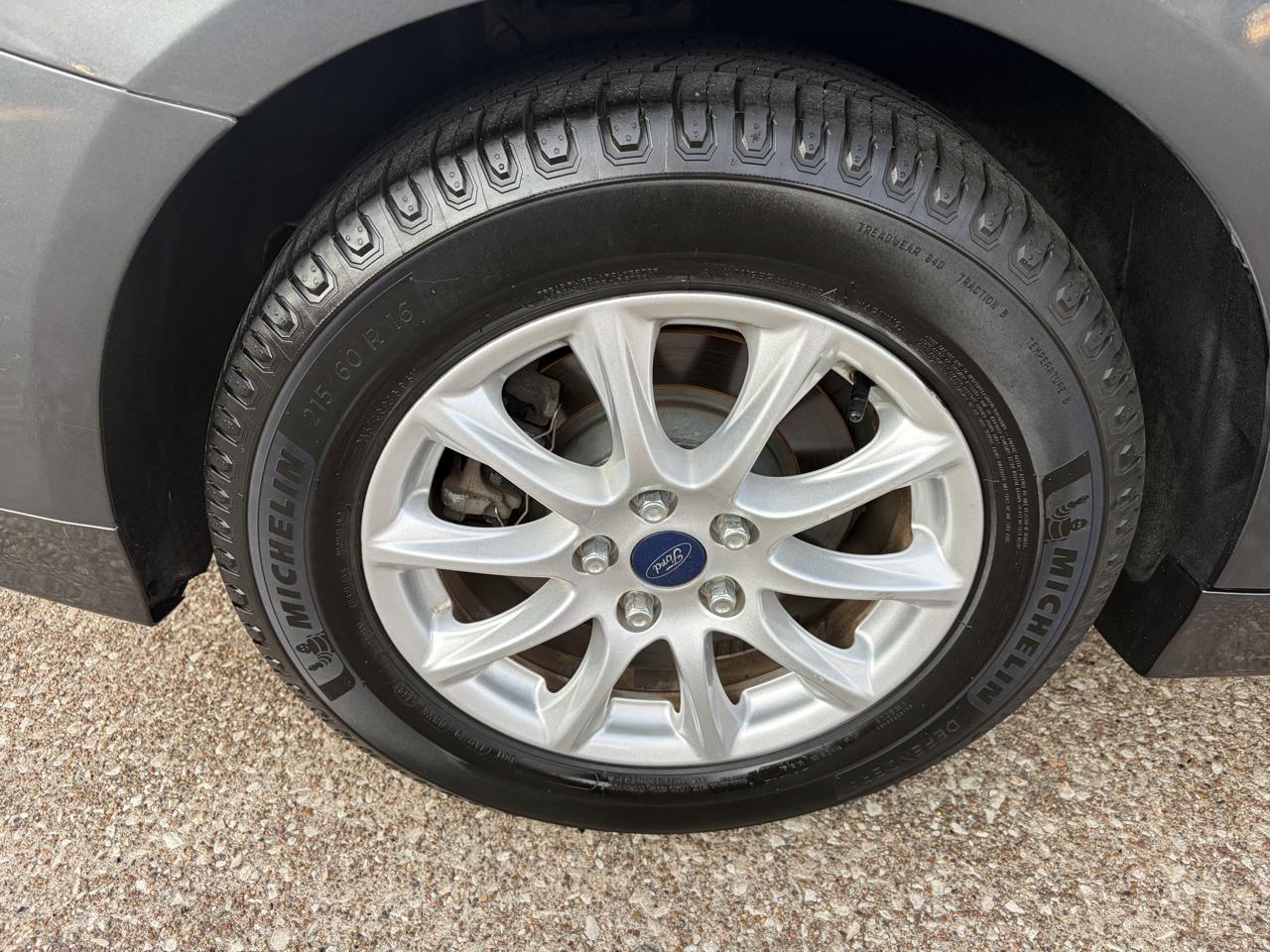 Ford Fusion S FWD 2018