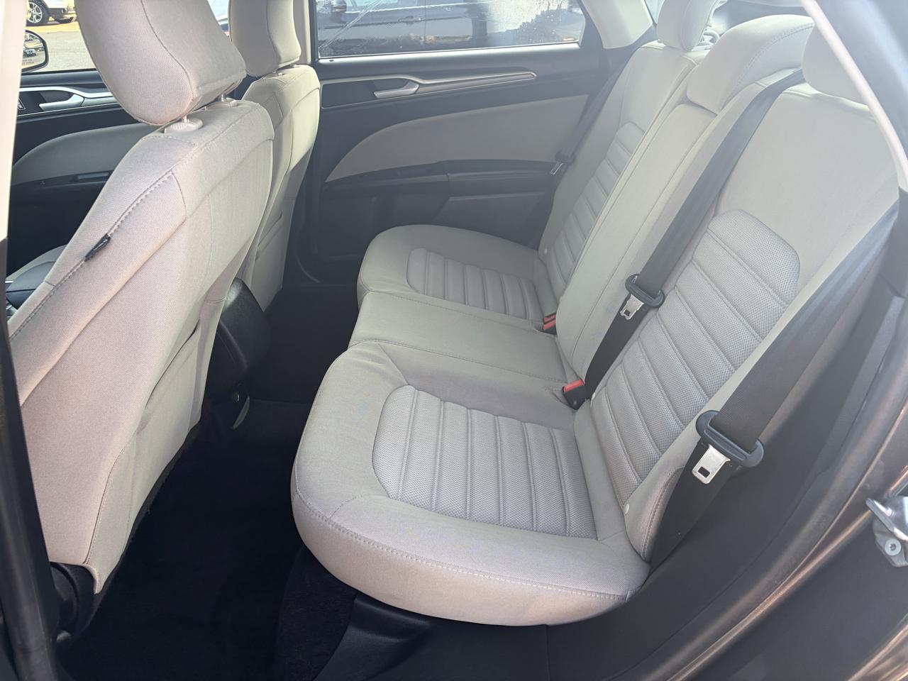 Ford Fusion S FWD 2018