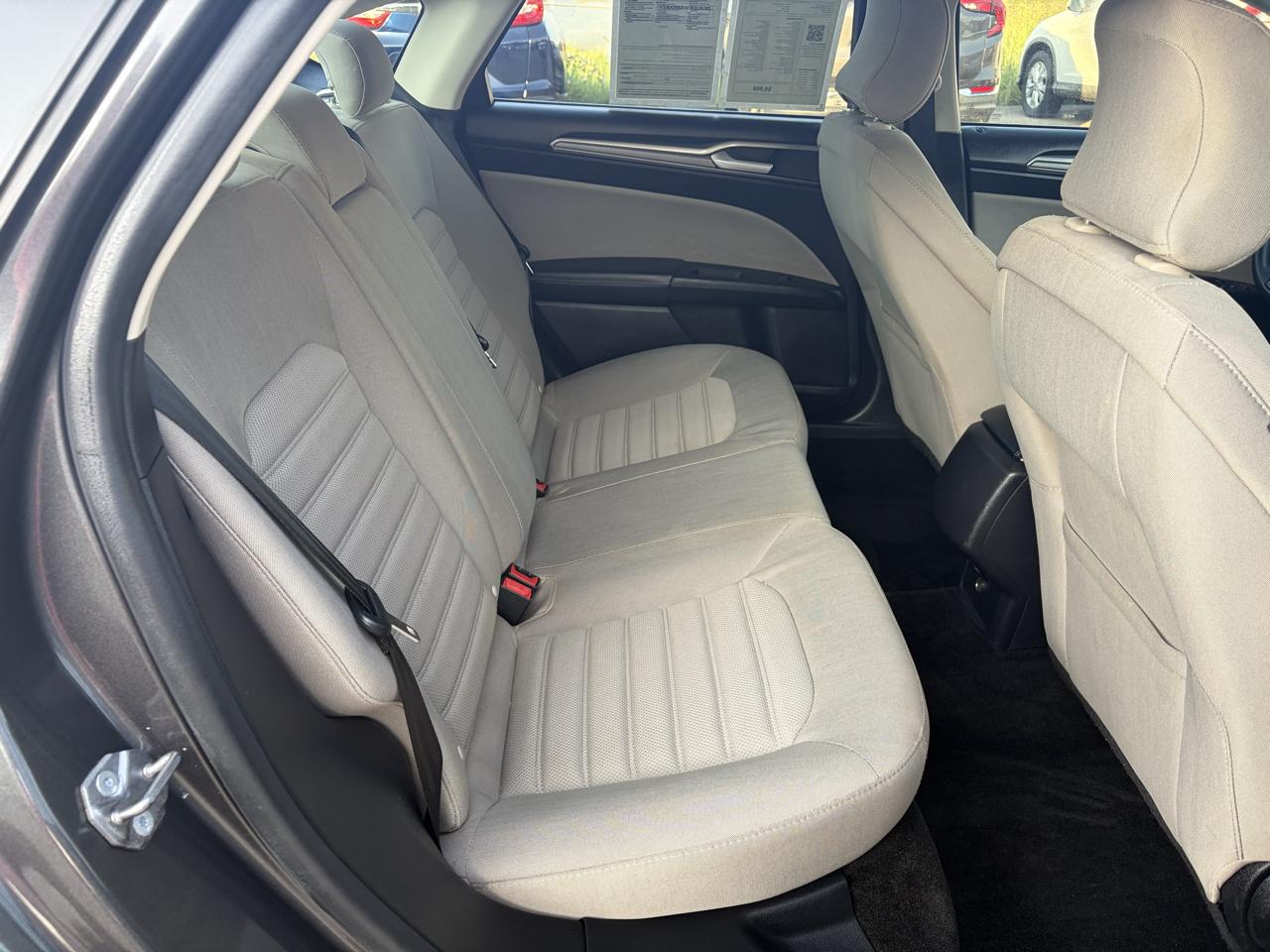 Ford Fusion S FWD 2018