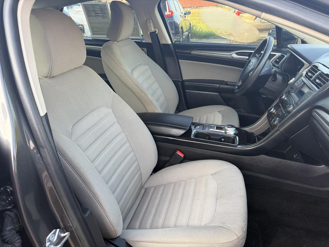 Ford Fusion S FWD 2018