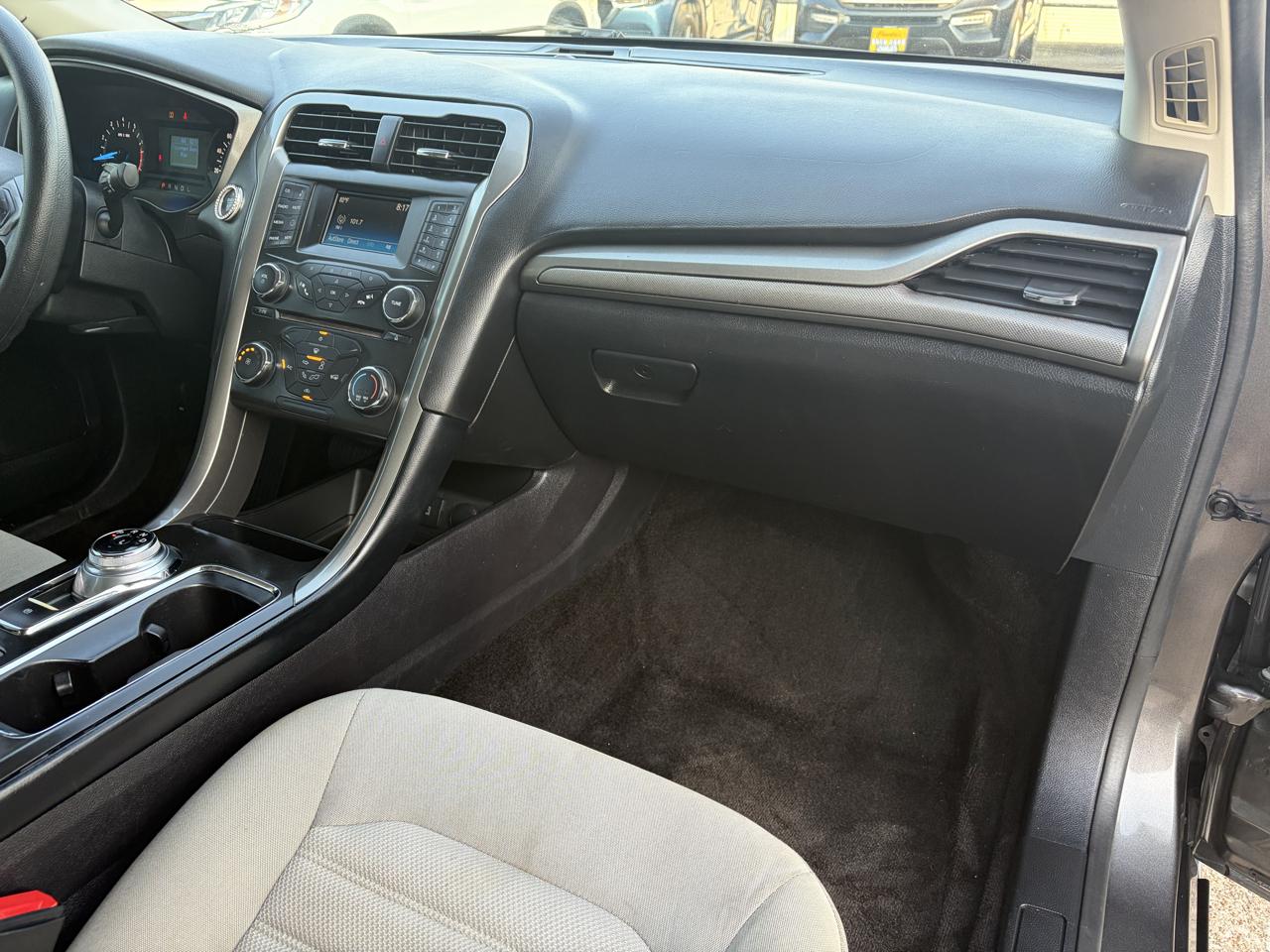 Ford Fusion S FWD 2018