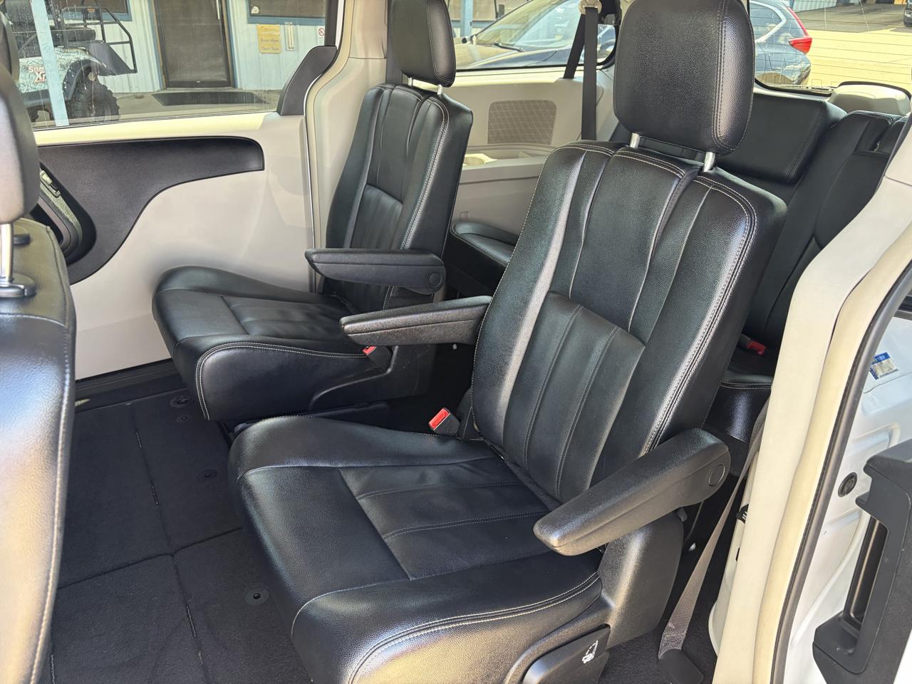 Chrysler Town & Country 4dr Wgn Touring 2016
