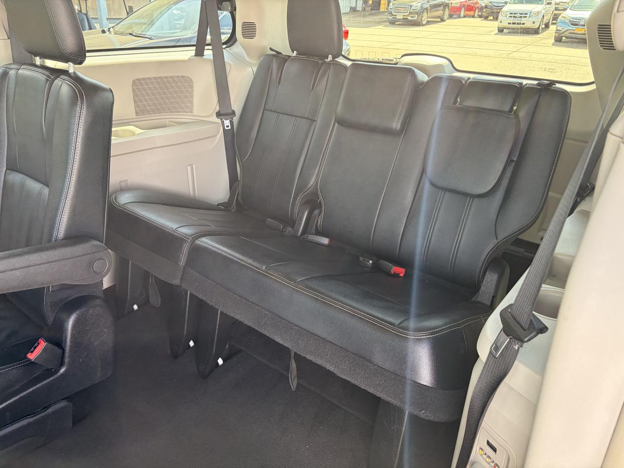 Chrysler Town & Country 4dr Wgn Touring 2016