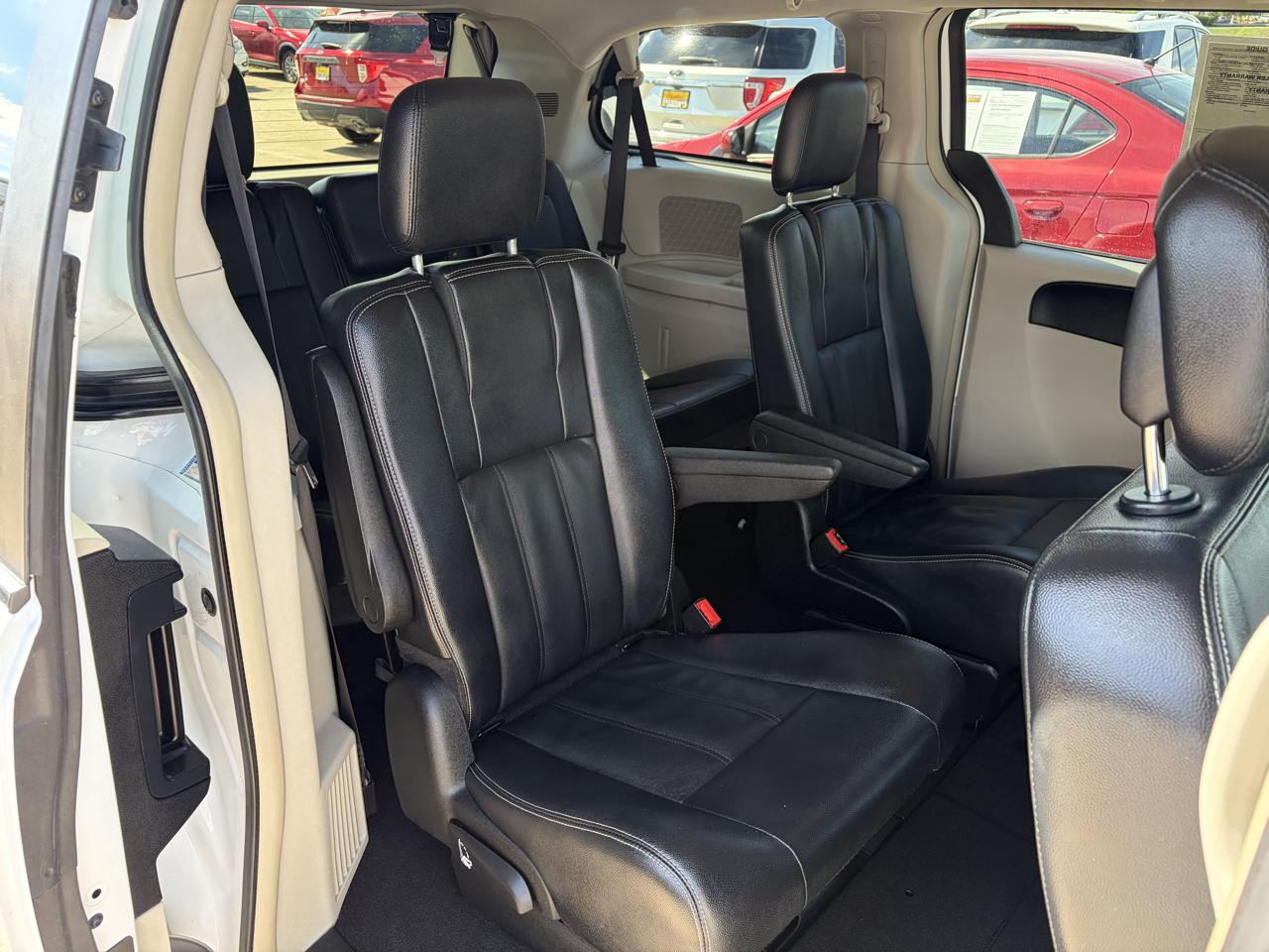 Chrysler Town & Country 4dr Wgn Touring 2016