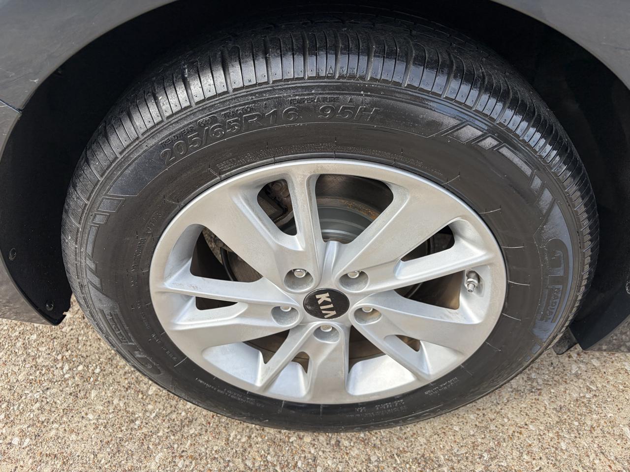 Kia Optima 4dr Sdn LX 2016