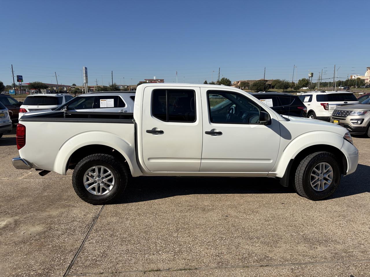 Nissan Frontier Crew Cab 4x4 SV V6 Auto 2018