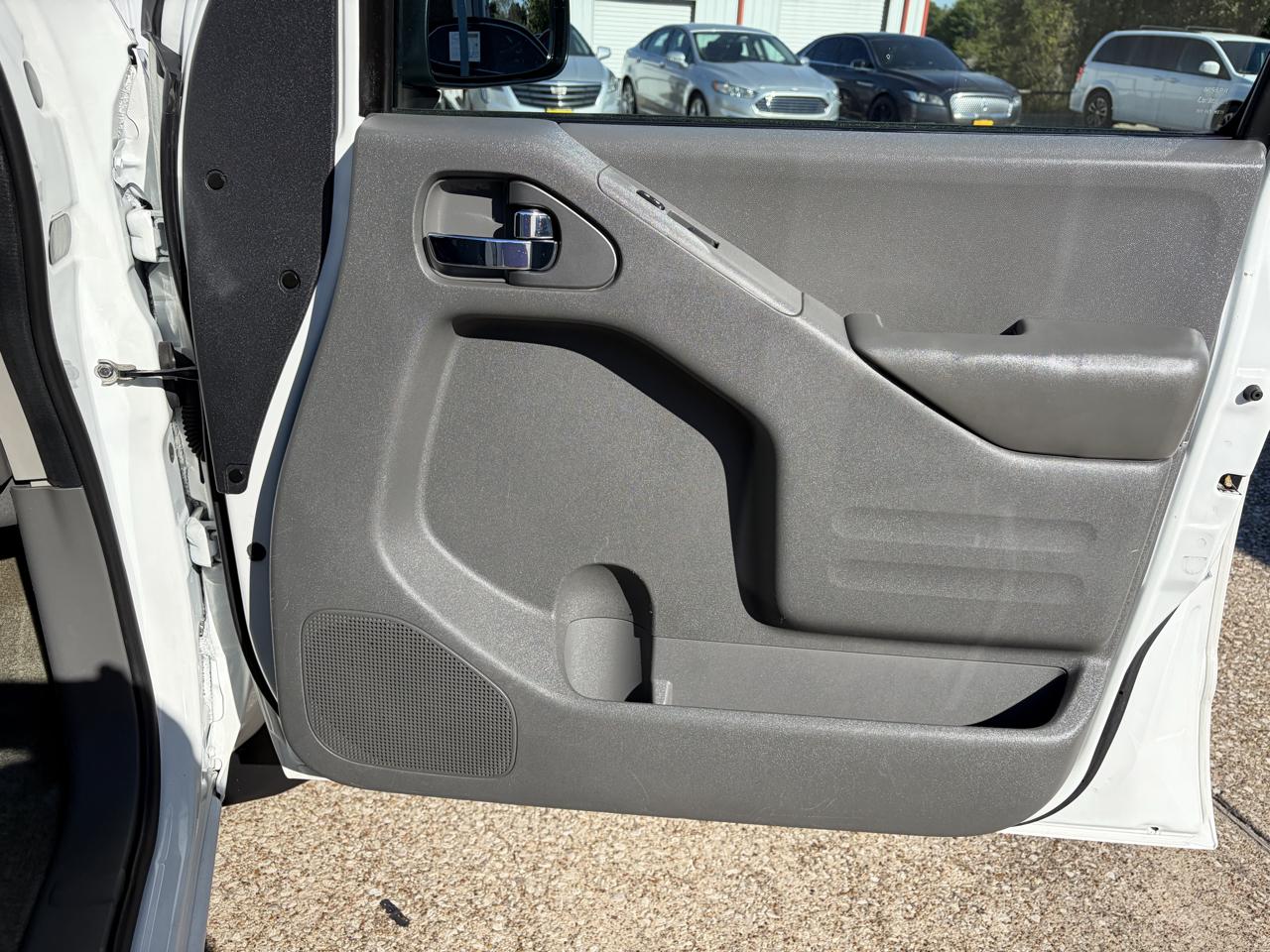 Nissan Frontier Crew Cab 4x4 SV V6 Auto 2018
