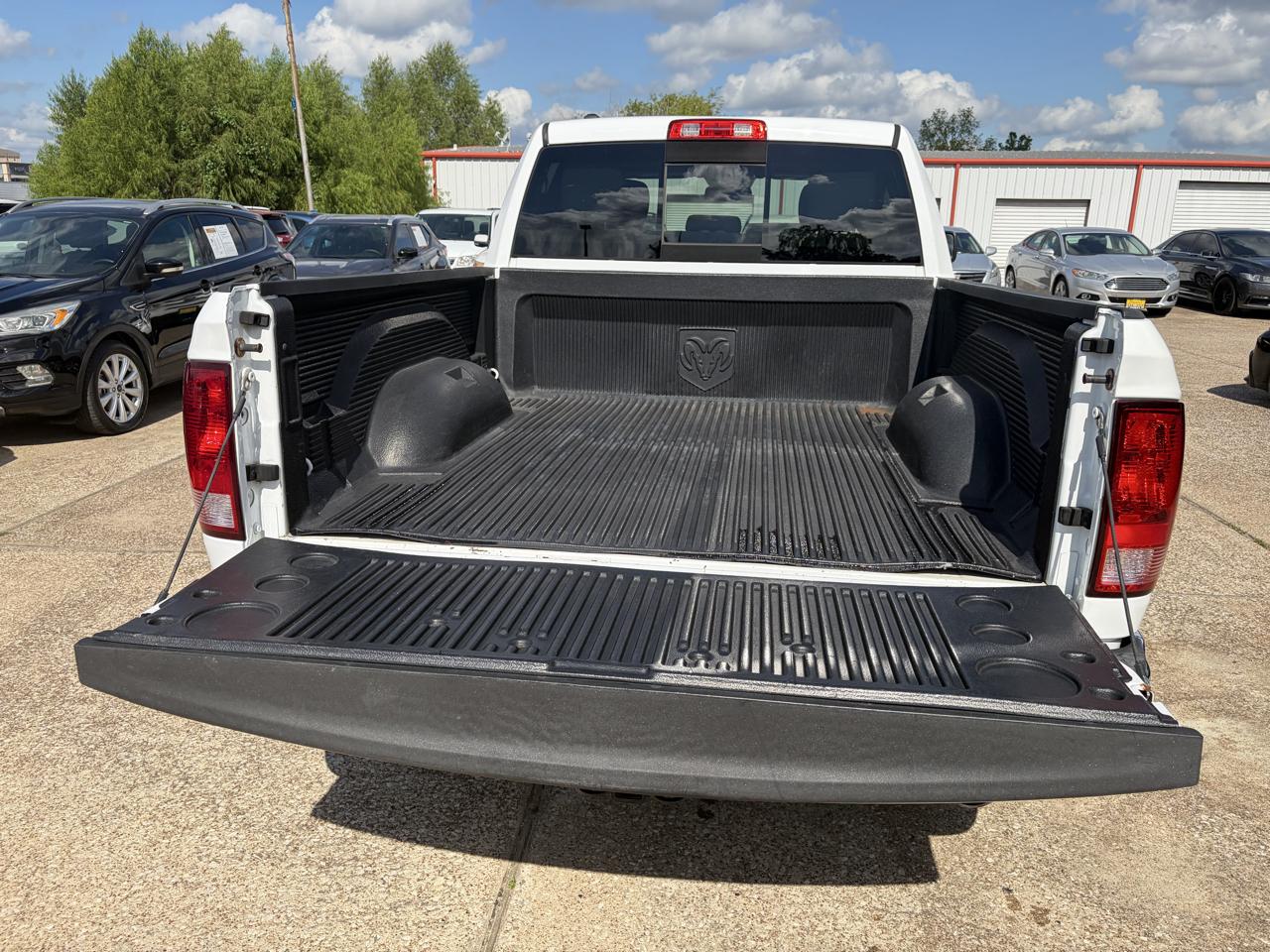RAM 1500 2WD Quad Cab 140.5" Big Horn 2015