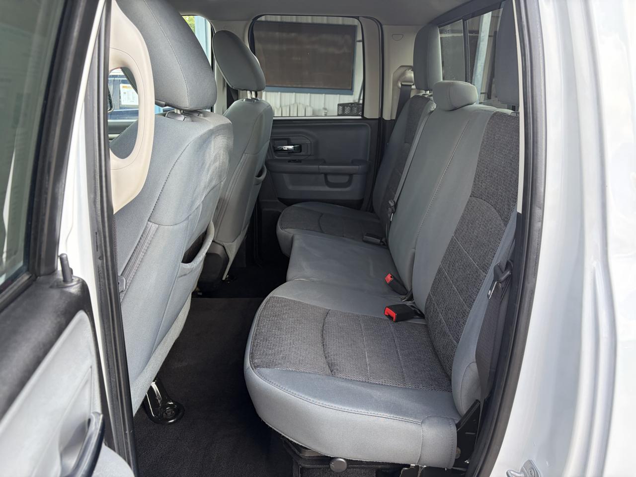 RAM 1500 2WD Quad Cab 140.5" Big Horn 2015