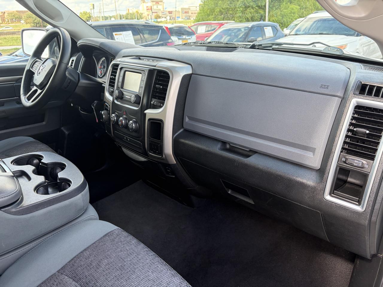 RAM 1500 2WD Quad Cab 140.5" Big Horn 2015