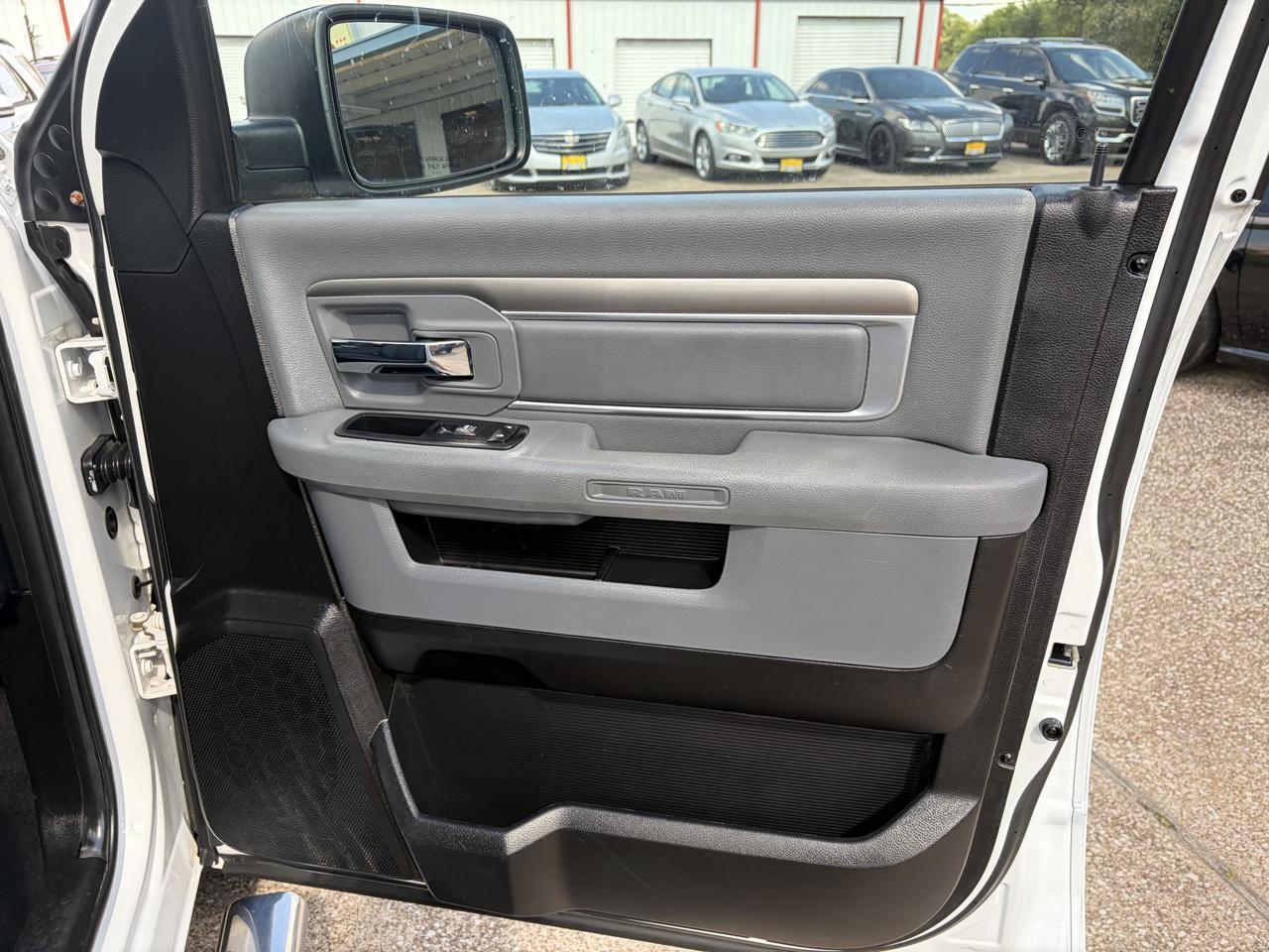 RAM 1500 2WD Quad Cab 140.5" Big Horn 2015