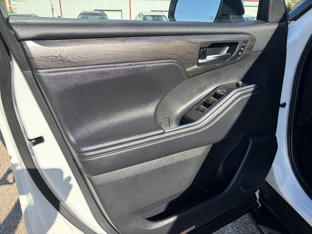 Toyota Highlander Hybrid Limited FWD (Natl) 2021