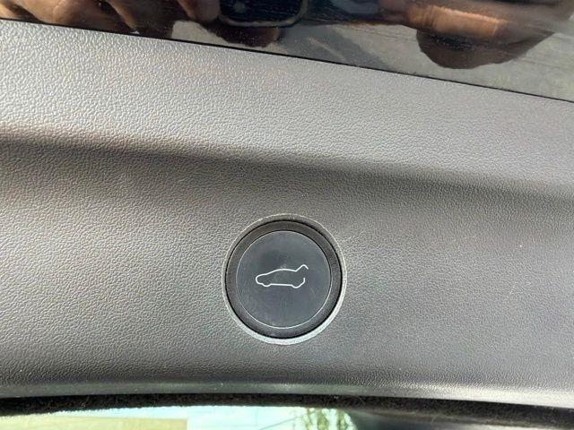 Tesla Model Y  2020