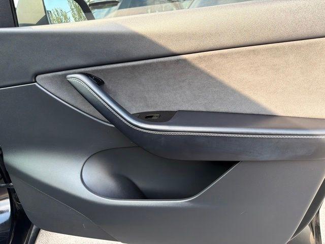 Tesla Model Y  2020