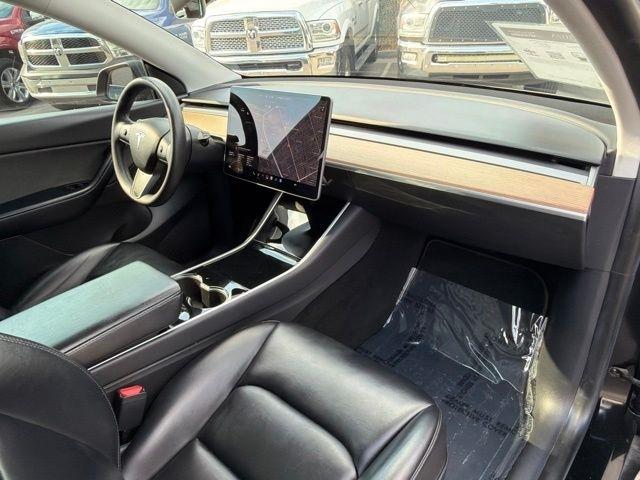 Tesla Model Y  2020