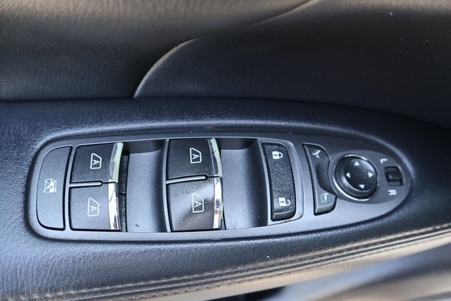 Infiniti M37  2013 Infiniti M37  2013