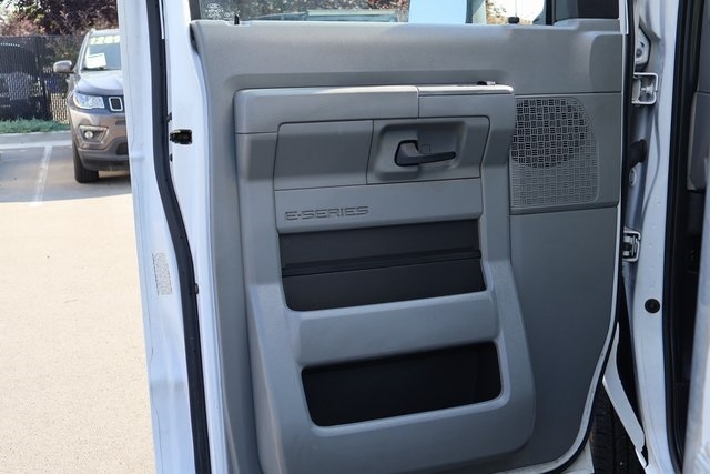 Ford E-Series Cutaway  2019 Ford E-Series Cutaway  2019