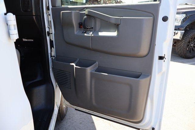 GMC Savana Cargo Van  2019