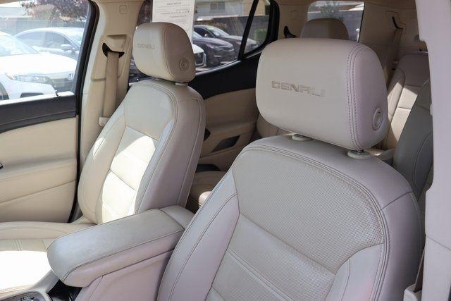 GMC Acadia  2021