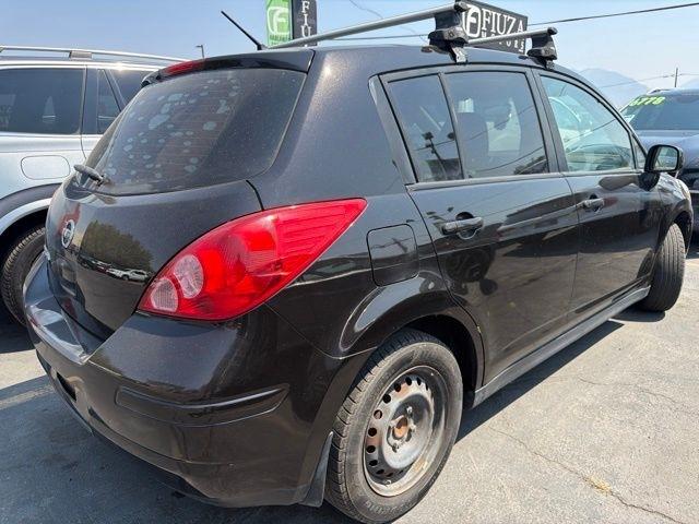 Nissan Versa  2011