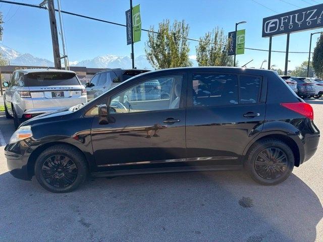 Nissan Versa  2011
