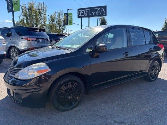 Nissan Versa  2011